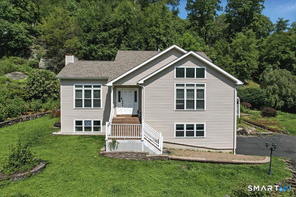 11 Squantz View Drive New Fairfield CT 06812