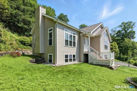 11 Squantz View Drive New Fairfield CT 06812