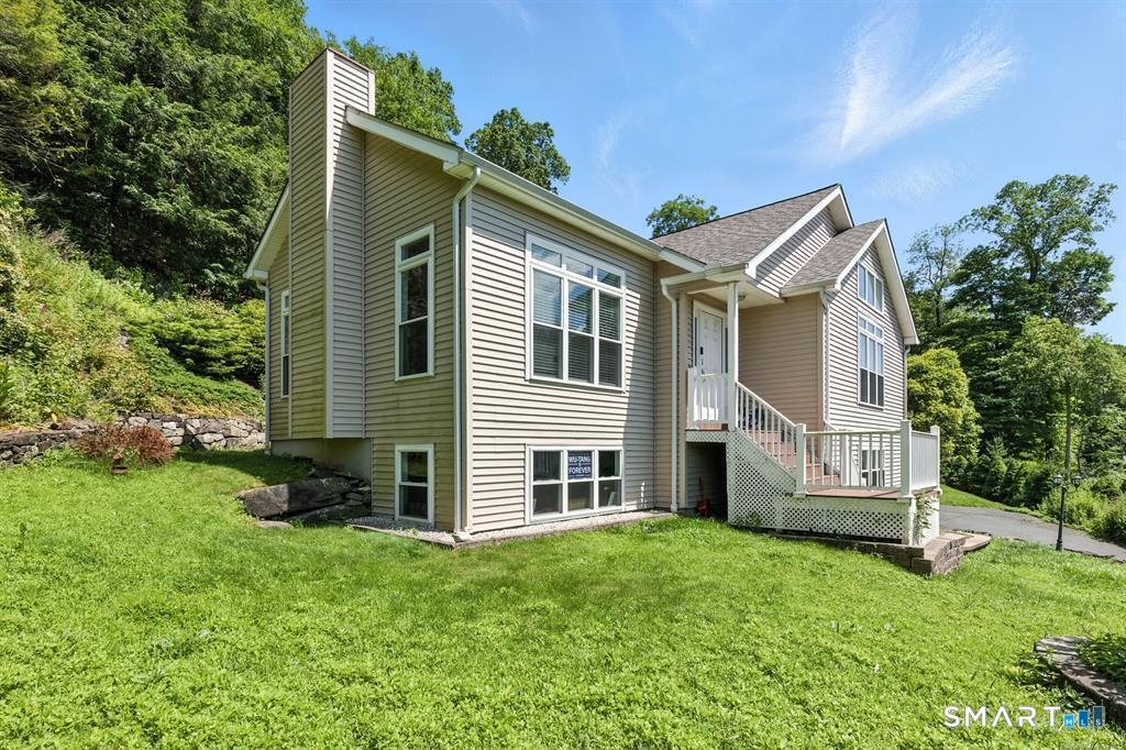 11 Squantz View Drive New Fairfield CT 06812
