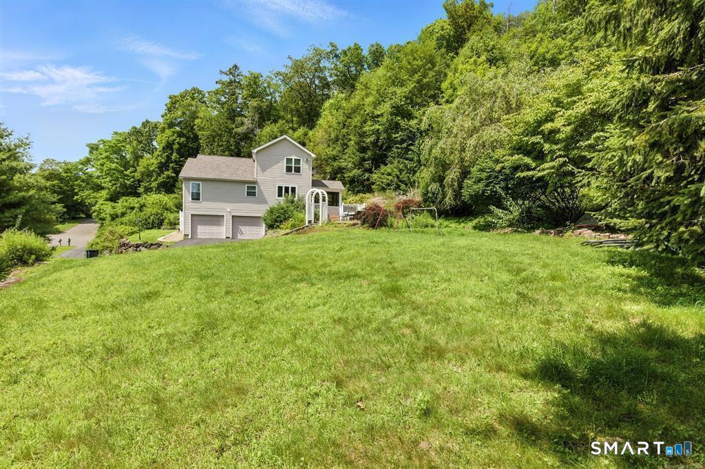 11 Squantz View Drive New Fairfield CT 06812