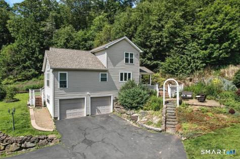 11 Squantz View Drive New Fairfield CT 06812