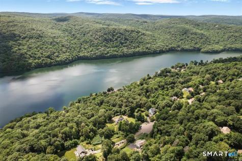 11 Squantz View Drive New Fairfield CT 06812