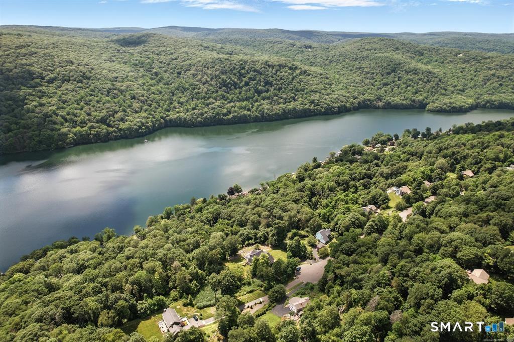 11 Squantz View Drive New Fairfield CT 06812
