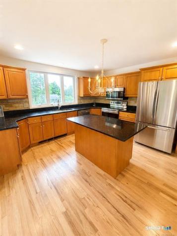 11 Squantz View Drive New Fairfield CT 06812