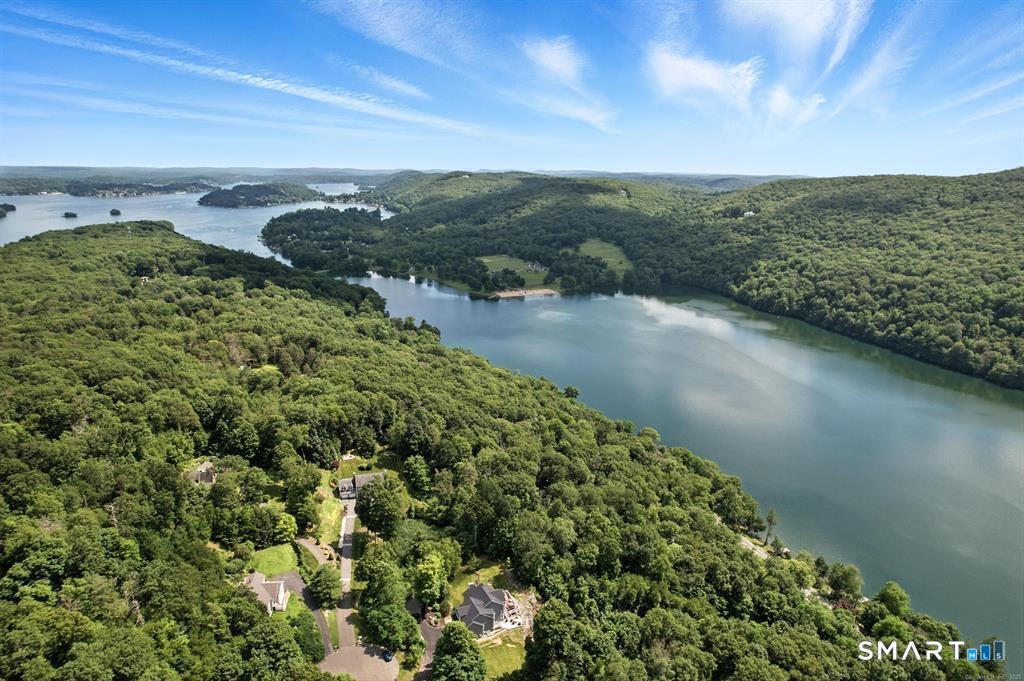 11 Squantz View Drive New Fairfield CT 06812