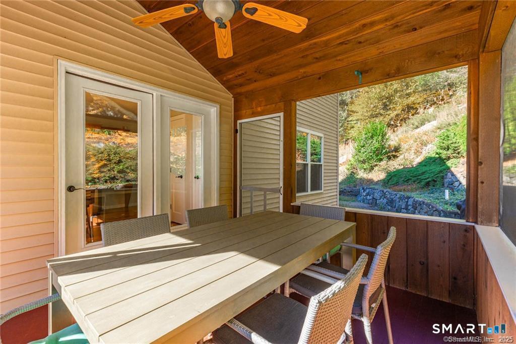 11 Squantz View Drive New Fairfield CT 06812