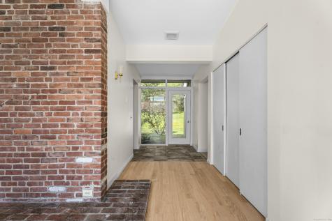 23 Vine Hill Road Farmington CT 06032