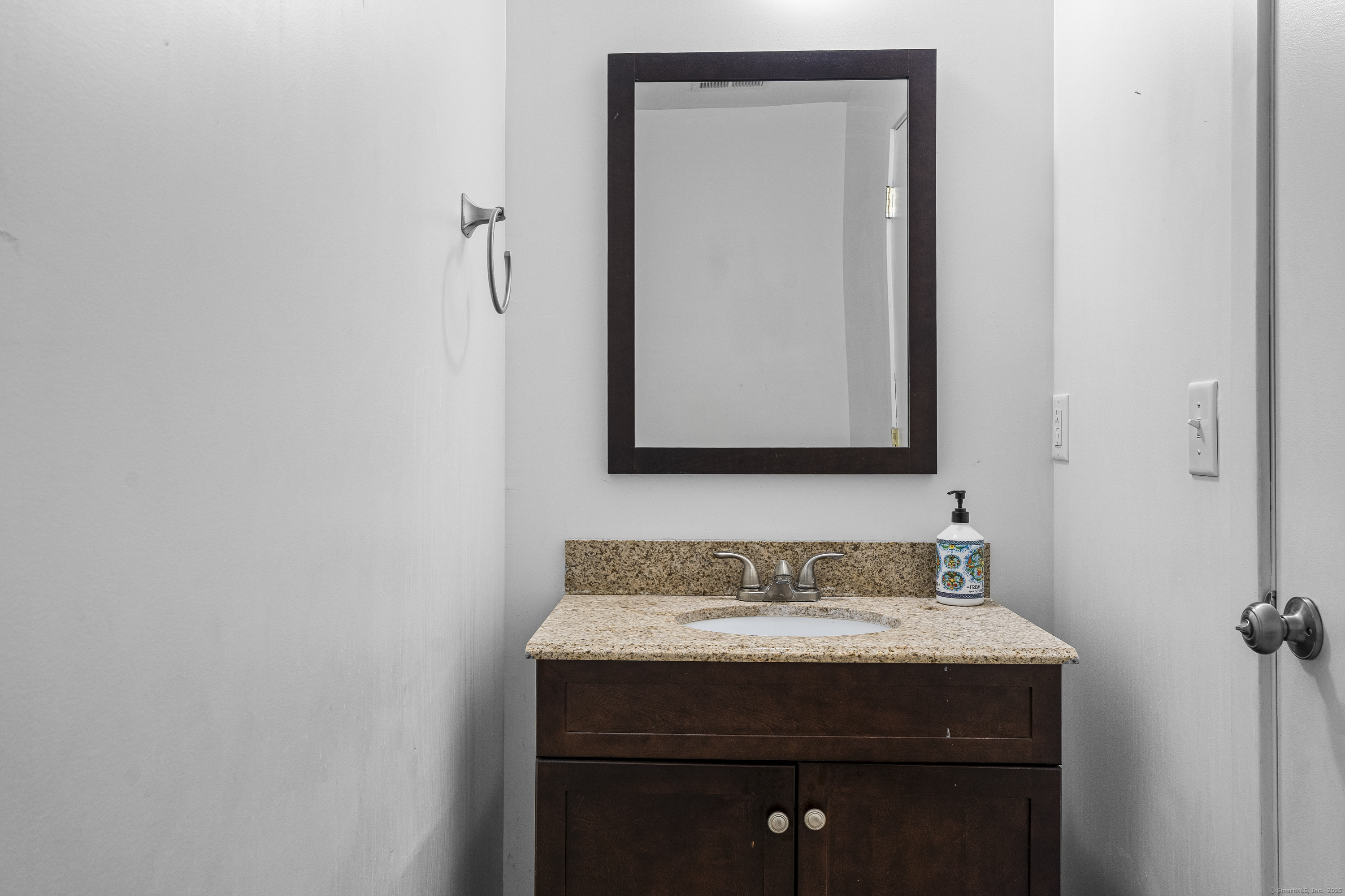 23 Vine Hill Road Farmington CT 06032