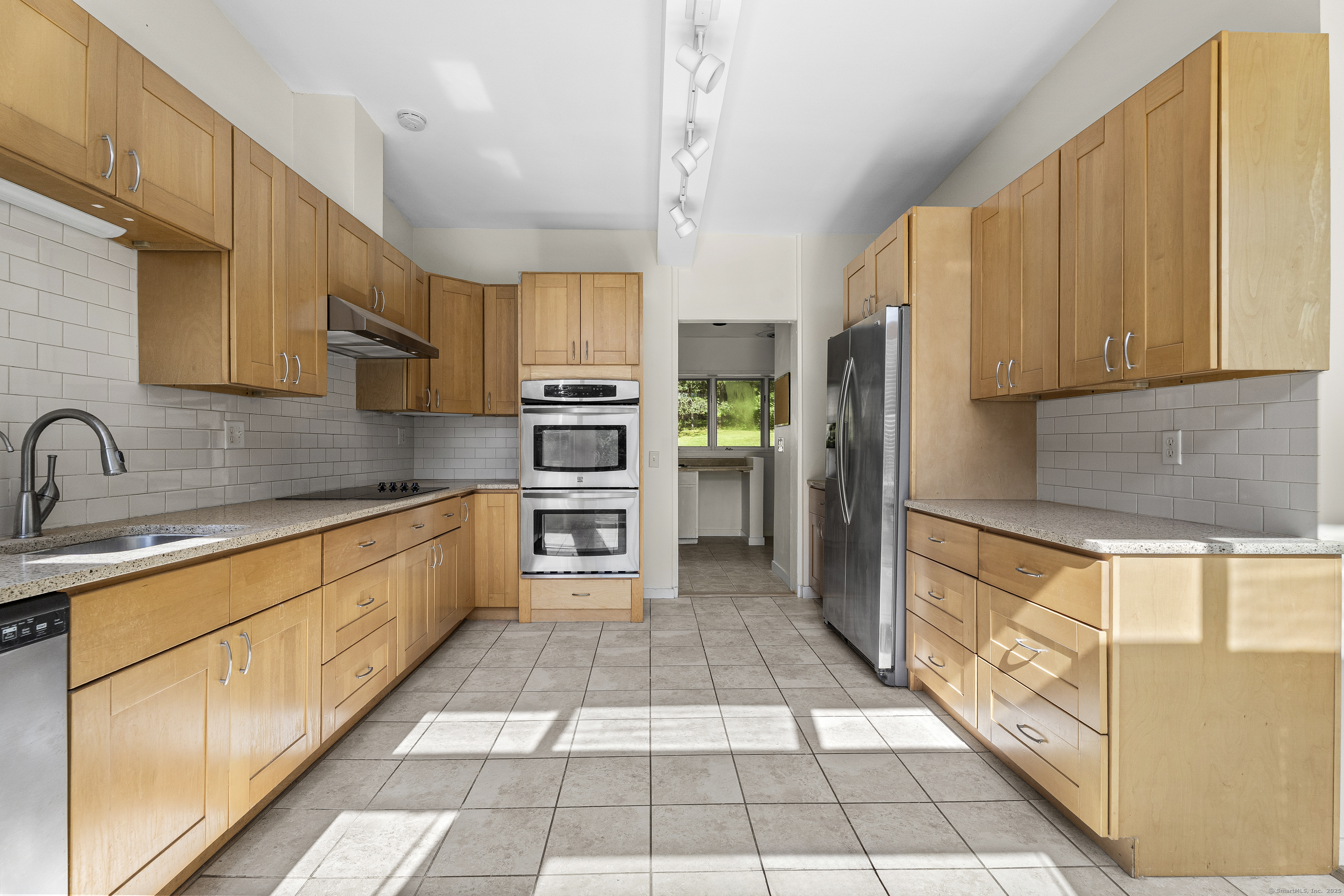 23 Vine Hill Road Farmington CT 06032