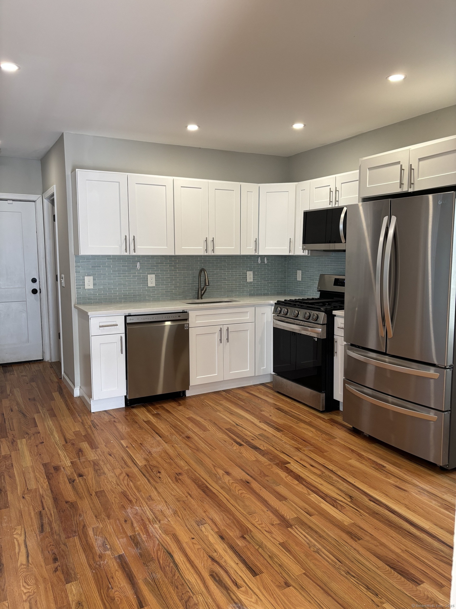 646 Hallett Street Bridgeport CT 06608