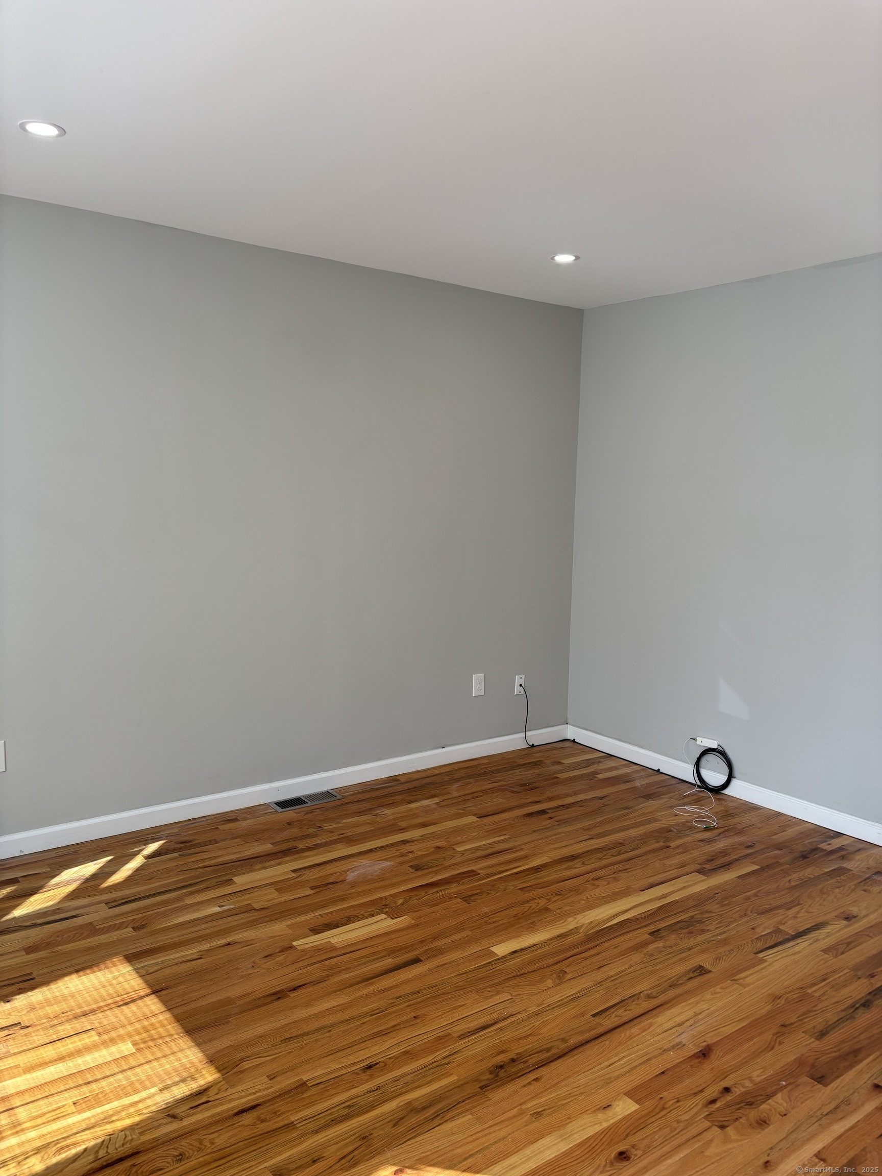 646 Hallett Street Bridgeport CT 06608