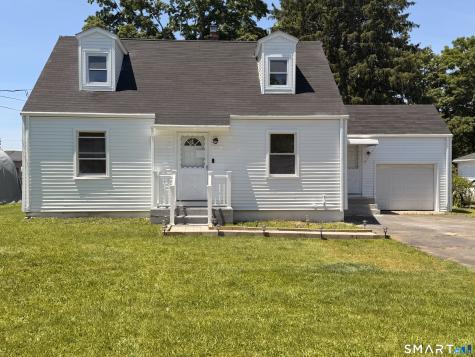 8 River Road East Haven CT 06512