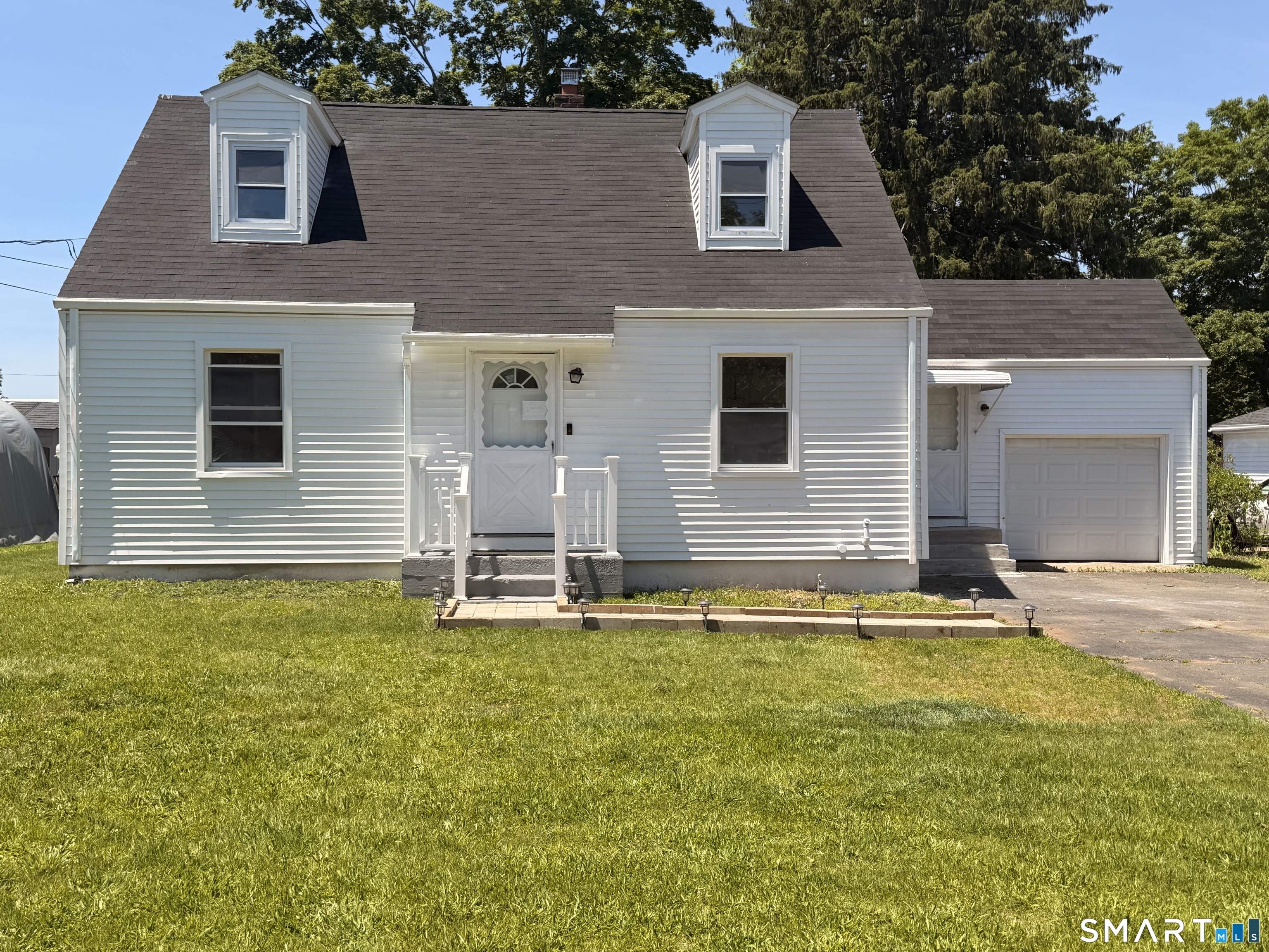 8 River Road East Haven CT 06512