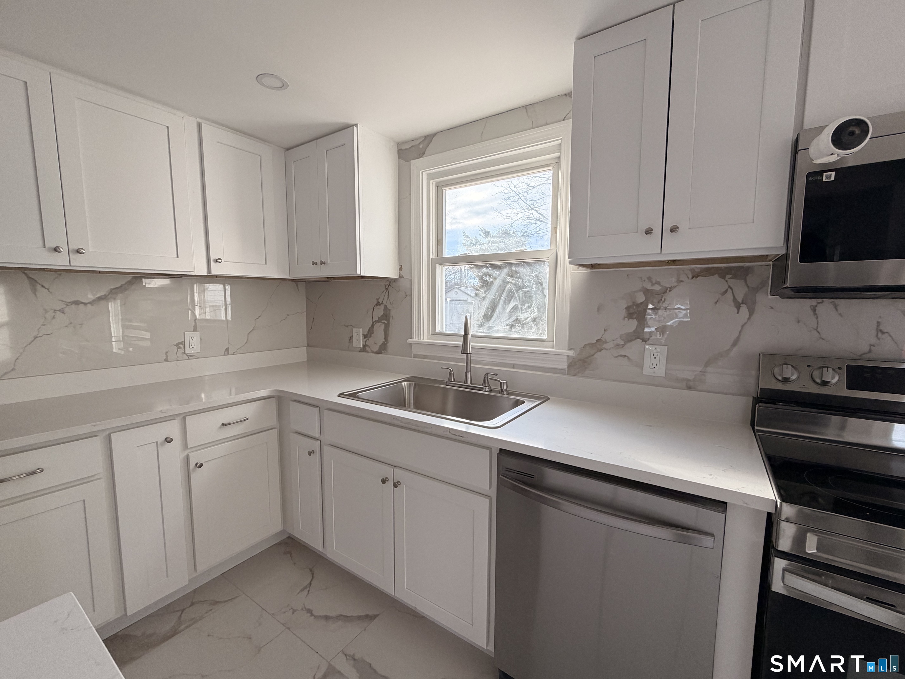 8 River Road East Haven CT 06512