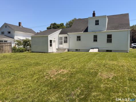 8 River Road East Haven CT 06512