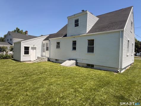 8 River Road East Haven CT 06512