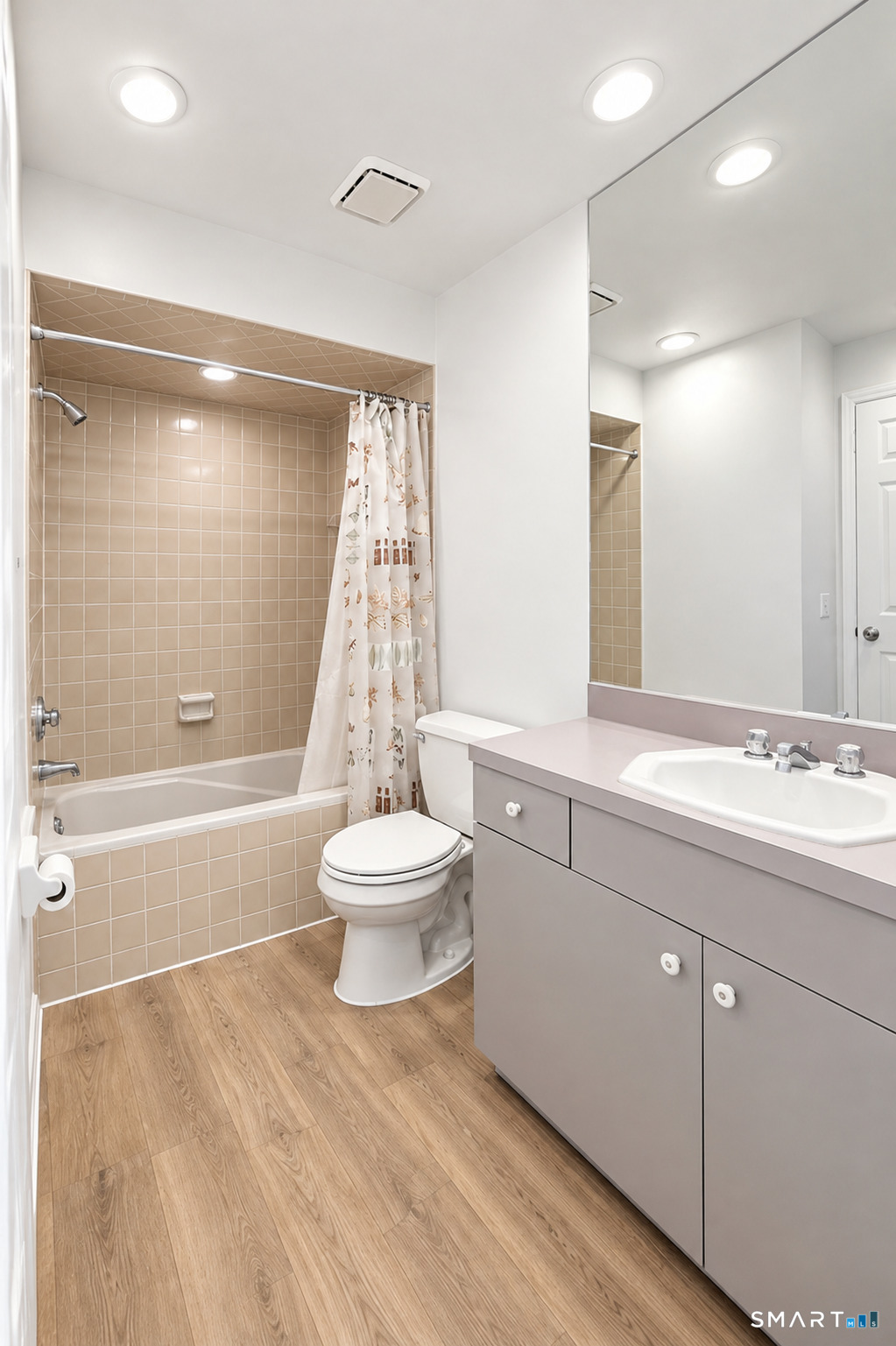 12 Boulevard Drive Danbury CT 06810