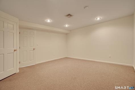 12 Boulevard Drive Danbury CT 06810