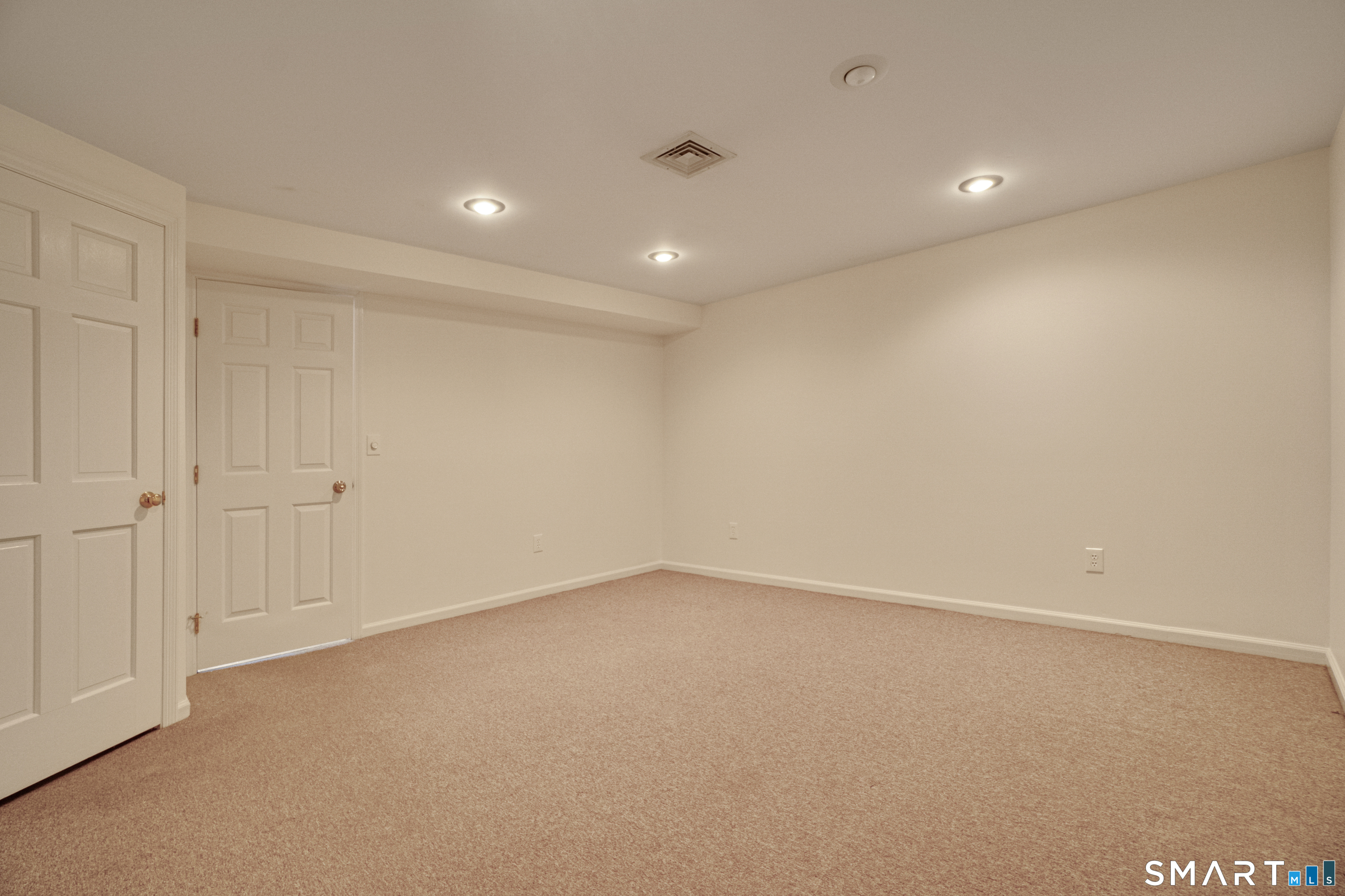 12 Boulevard Drive Danbury CT 06810