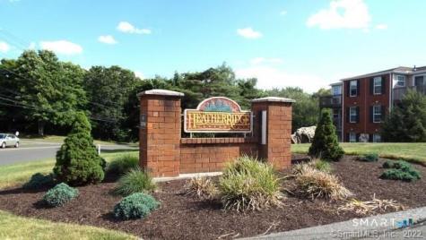122 Heather Ridge Shelton CT 06484