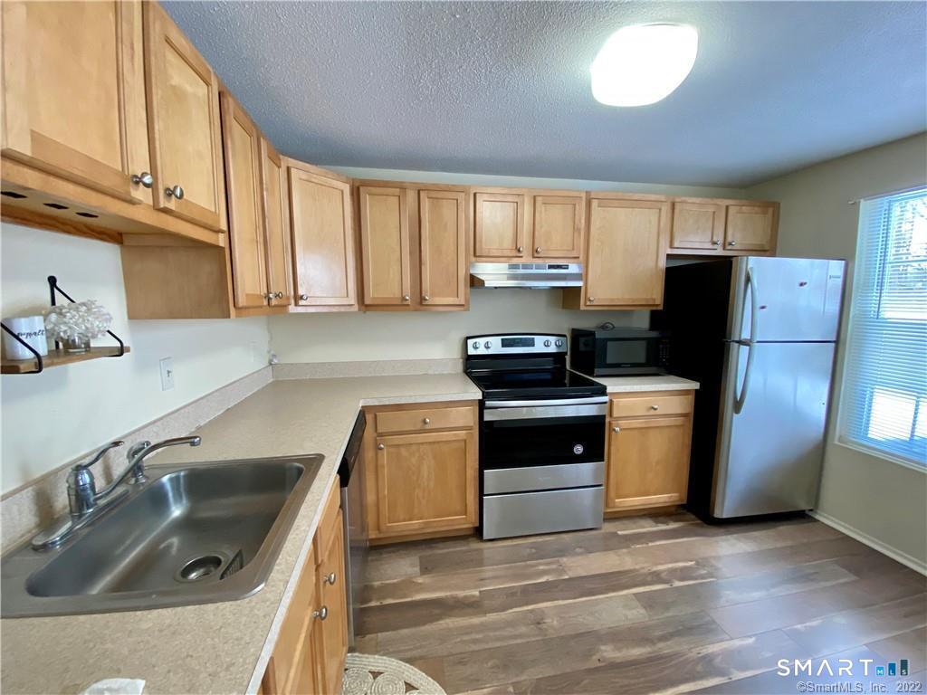 122 Heather Ridge Shelton CT 06484