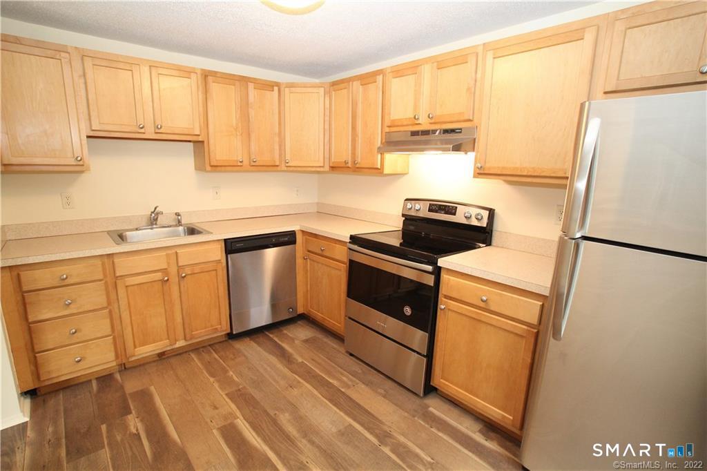 122 Heather Ridge Shelton CT 06484
