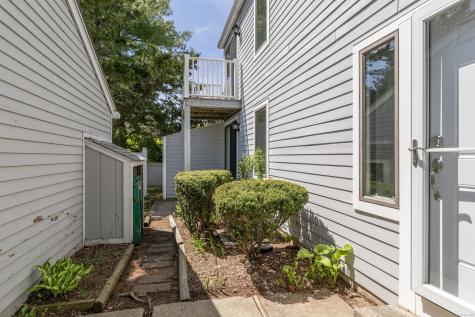 20 Peddlars Drive Branford CT 06405