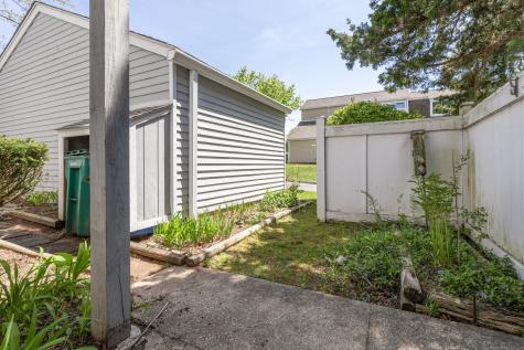 20 Peddlars Drive Branford CT 06405