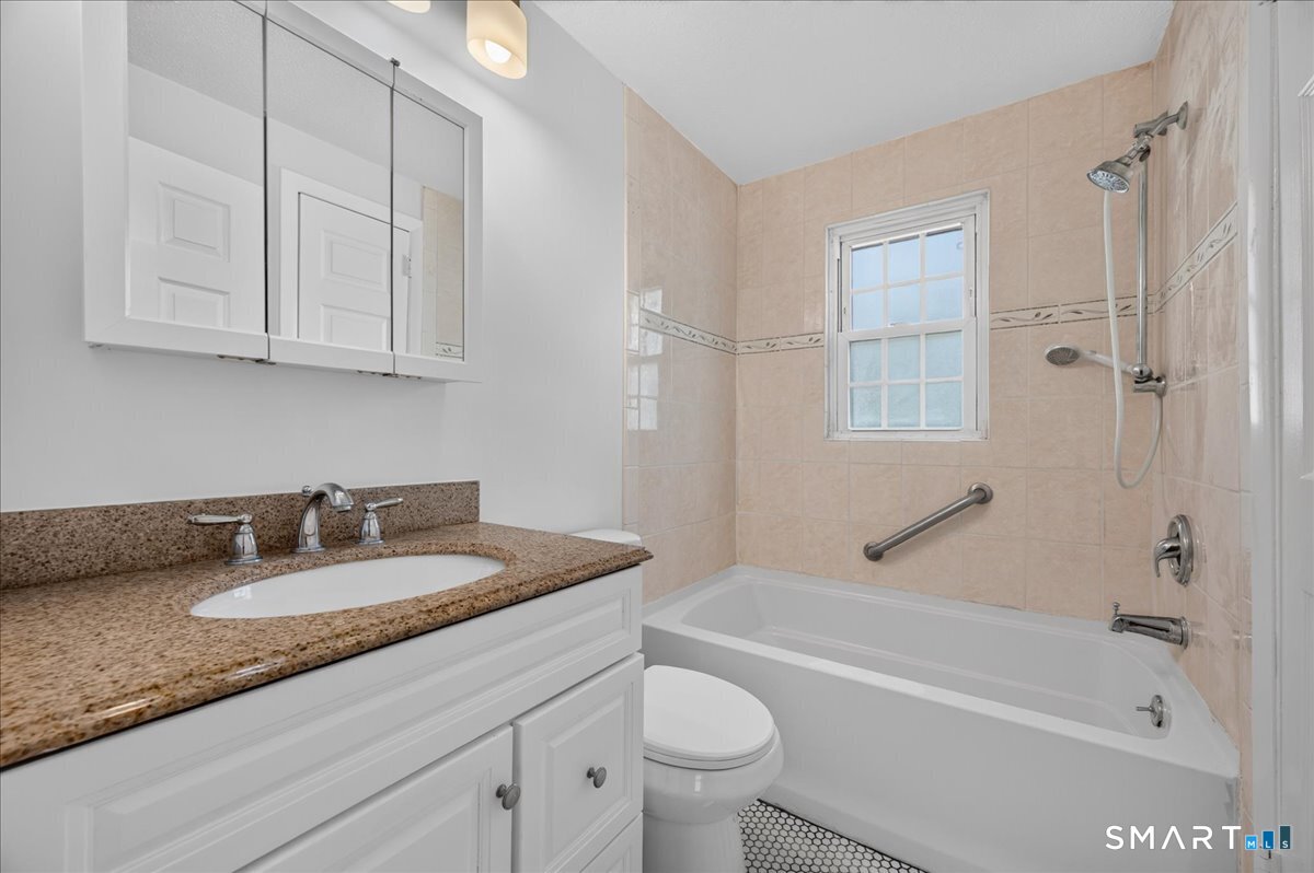 6 Carolina Drive Montville CT 06370