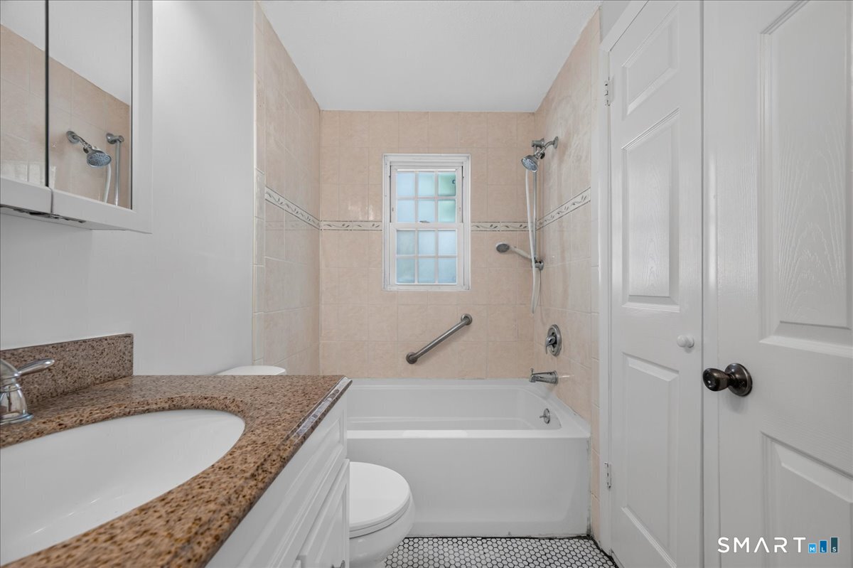 6 Carolina Drive Montville CT 06370
