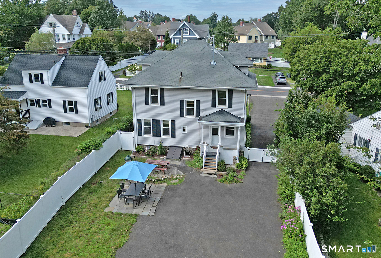 223 West Avenue Darien CT 06820