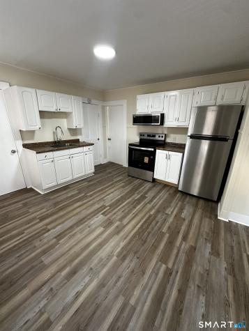 42 Spring Street New London CT 06360