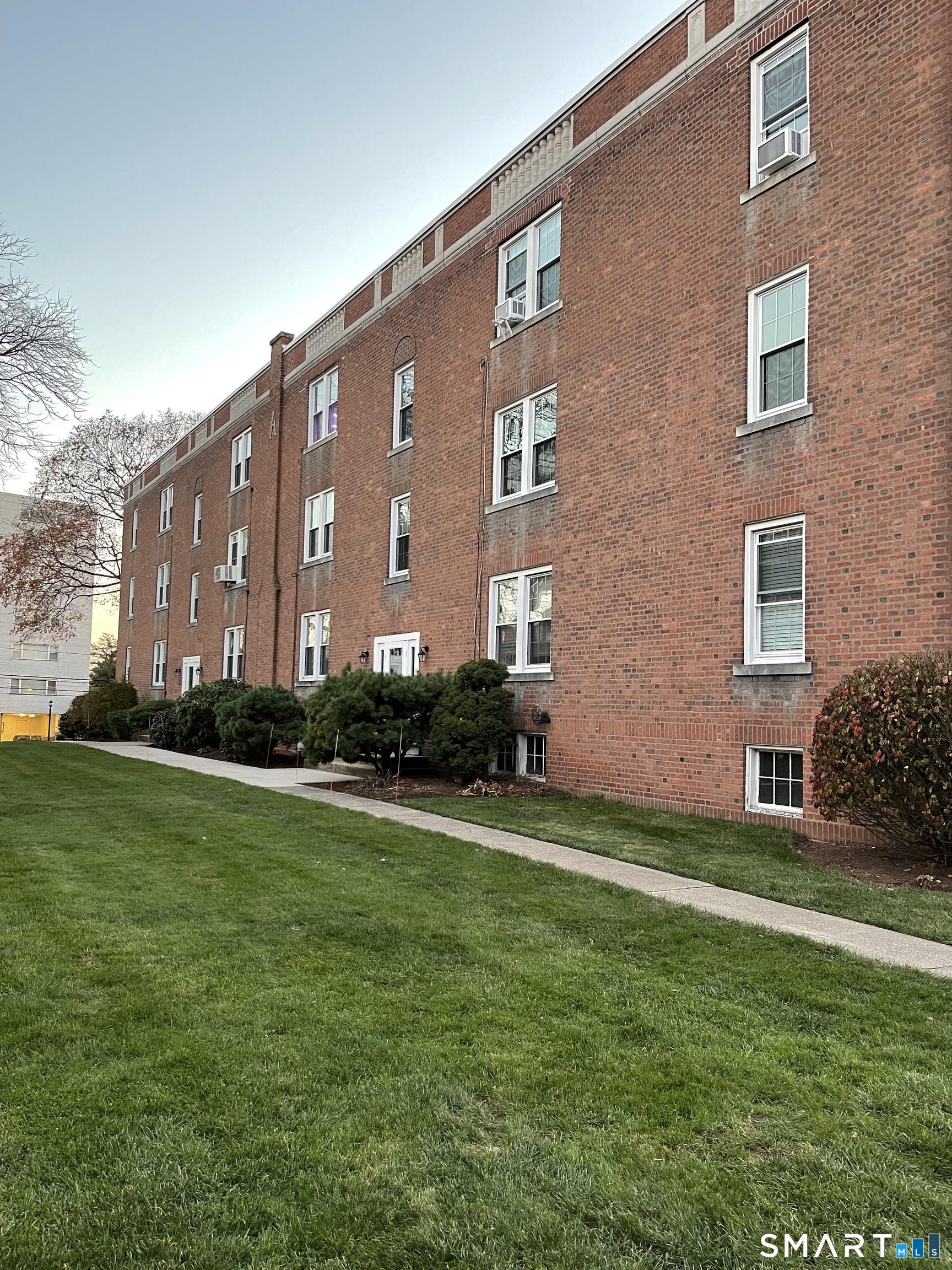 890-D Farmington Avenue West Hartford CT 06119