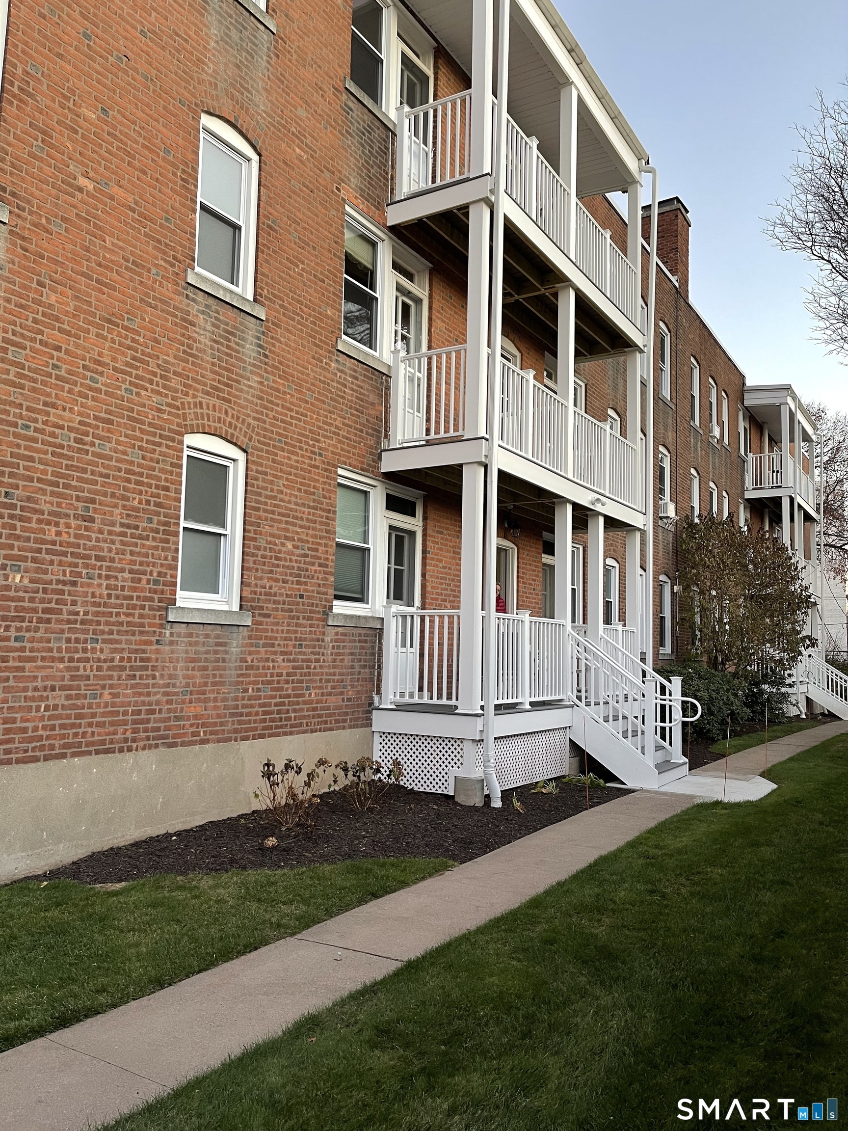 890-D Farmington Avenue West Hartford CT 06119