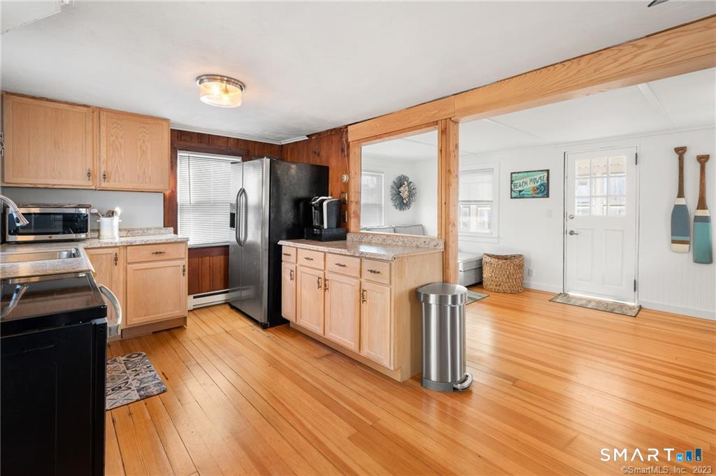 121 Shore Road Waterford CT 06385