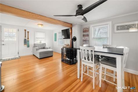 121 Shore Road Waterford CT 06385