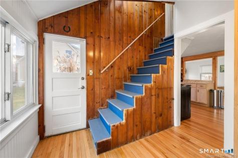 121 Shore Road Waterford CT 06385