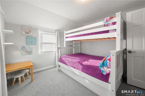 121 Shore Road Waterford CT 06385