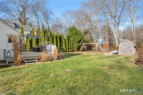 121 Shore Road Waterford CT 06385