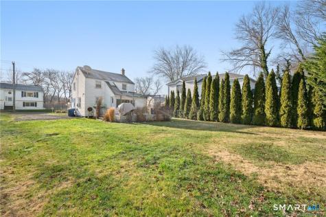 121 Shore Road Waterford CT 06385