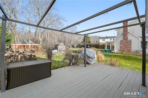 121 Shore Road Waterford CT 06385
