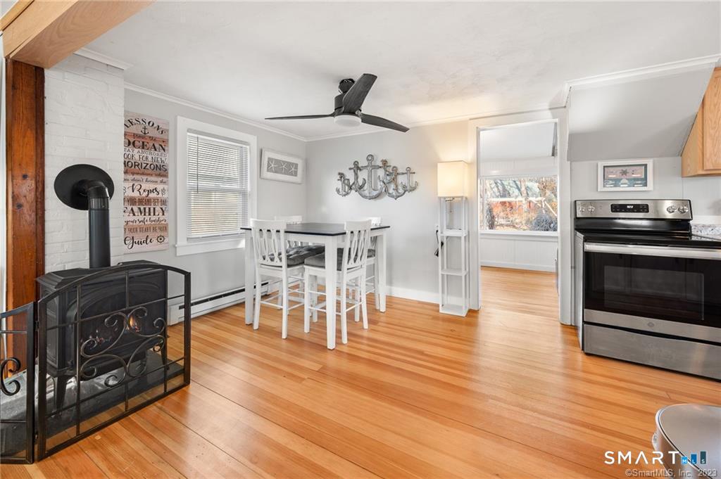 121 Shore Road Waterford CT 06385