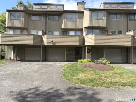 61 Far View Commons Southbury CT 06488