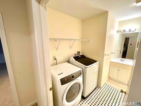 65 Olde Elm Close Milford CT 06460