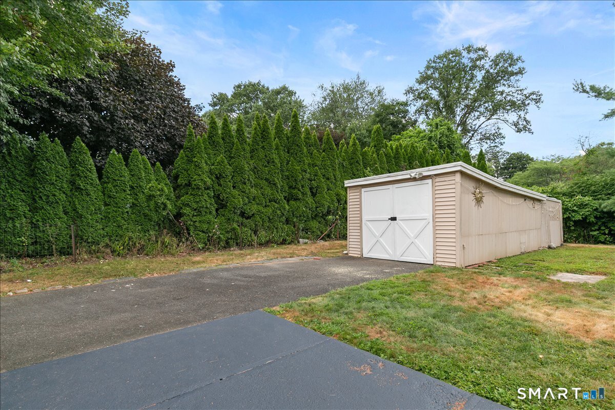 21 Green Street Trumbull CT 06611