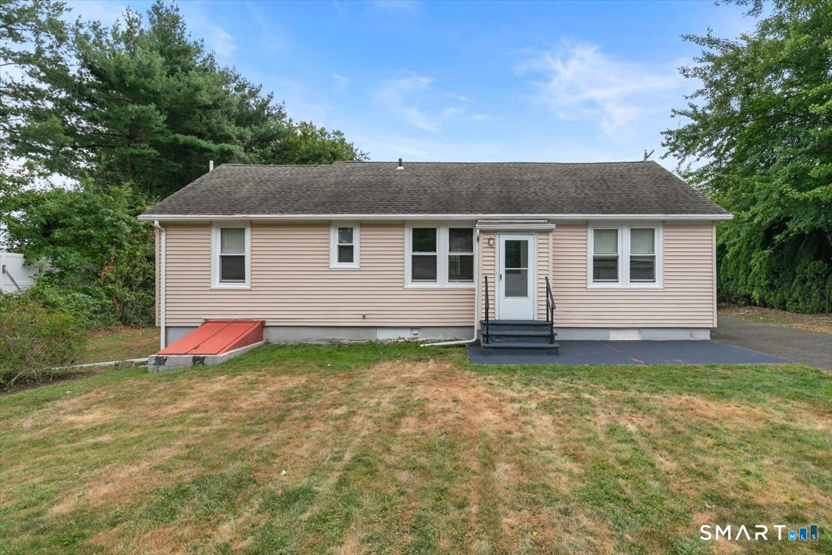 21 Green Street Trumbull CT 06611