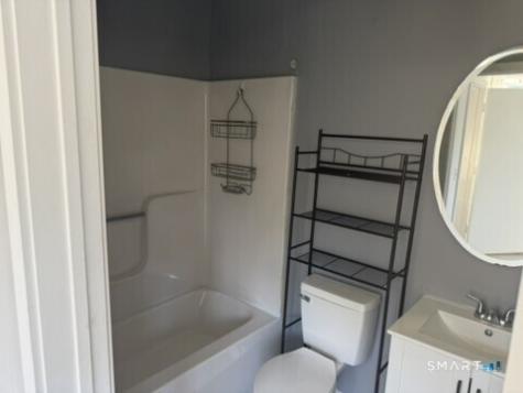 32 Main Street Simsbury CT 06081