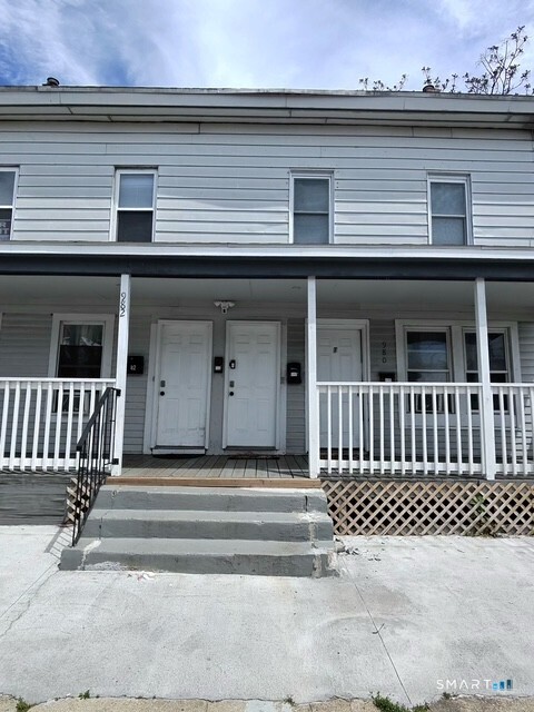 982 Pembroke Street Bridgeport CT 06608