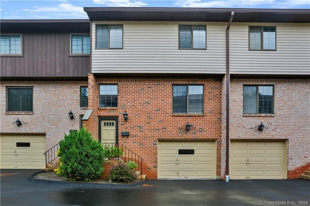 237 Strawberry Hill Avenue Stamford CT 06902