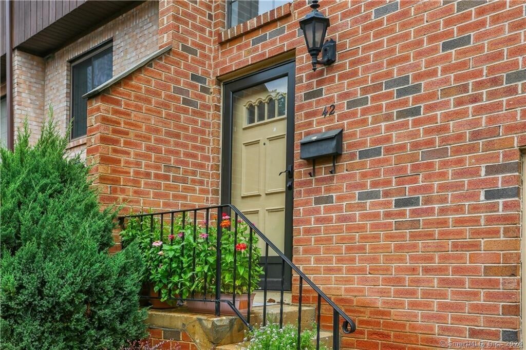 237 Strawberry Hill Avenue Stamford CT 06902
